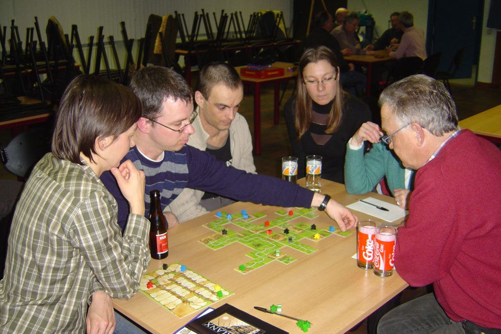 Tijdens de spelletjesavond werd ook kennis gemaakt met het populaire nieuwe spel Carcasonne.